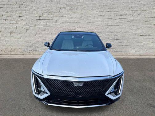 Vibrant White Tricoat 2026 Cadillac LYRIQ Luxury