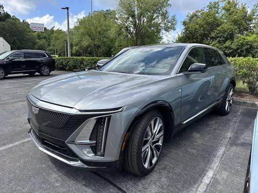Argent Silver Metallic 2025 Cadillac LYRIQ Luxury