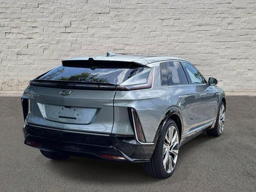 Argent Silver Metallic 2025 Cadillac LYRIQ Luxury
