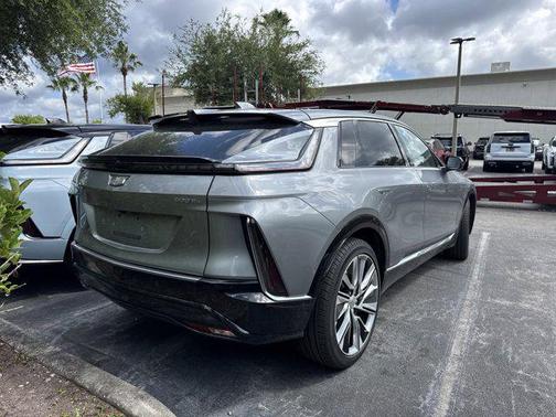 Argent Silver Metallic 2025 Cadillac LYRIQ Luxury