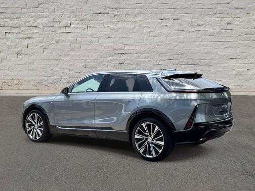 Argent Silver Metallic 2025 Cadillac LYRIQ Luxury