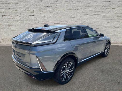 Argent Silver Metallic 2026 Cadillac LYRIQ Luxury