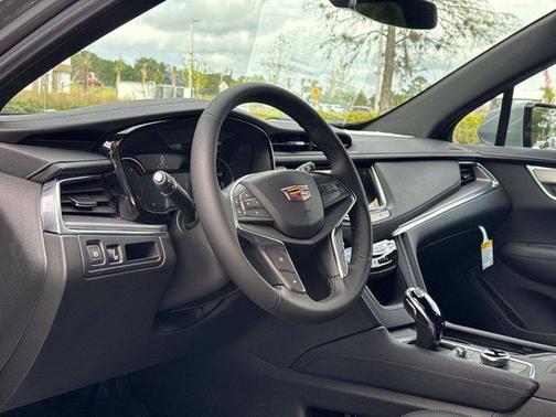 2025 Cadillac XT5 Luxury