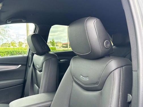 2025 Cadillac XT5 Luxury