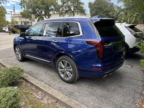 2025 Cadillac XT6 Premium Luxury FWD