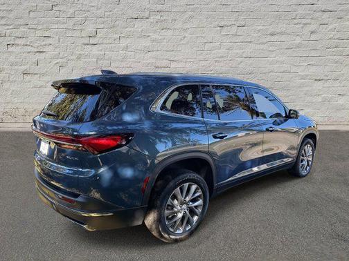 2025 Buick Enclave Preferred FWD