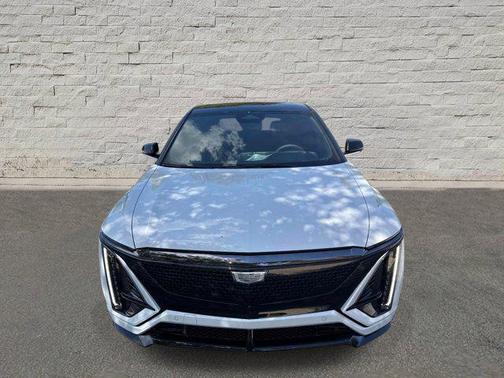 Vibrant White Tricoat 2026 Cadillac LYRIQ V