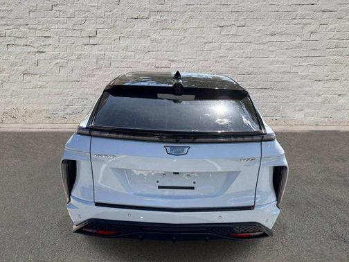 Vibrant White Tricoat 2026 Cadillac LYRIQ V
