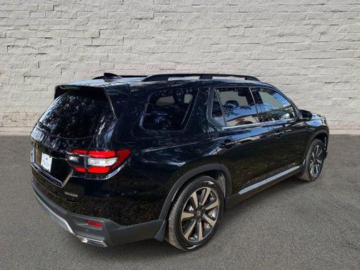 2024 Honda Pilot Touring 8-Passenger