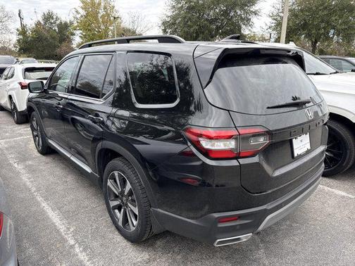 2024 Honda Pilot Touring 8-Passenger