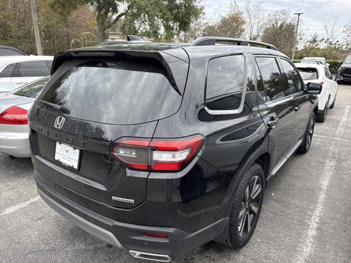 2024 Honda Pilot Touring 8-Passenger