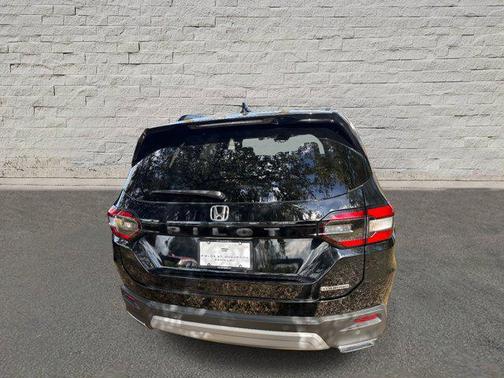 2024 Honda Pilot Touring 8-Passenger