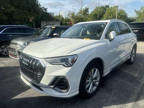 2023 Audi Q3 S line Premium