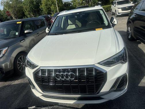 2023 Audi Q3 S line Premium