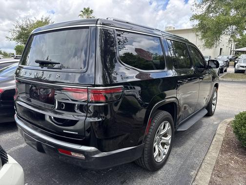 Diamond Black Crystal Pearlcoat 2022 Jeep Wagoneer Series II 4x4
