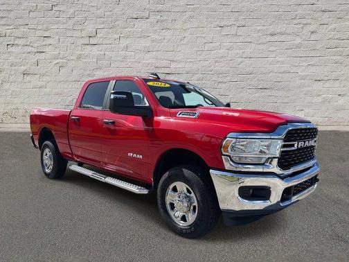 2024 RAM 2500 Big Horn Crew Cab 4x4 6'4' Box