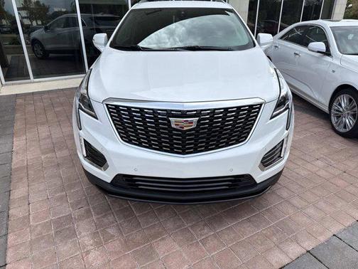 Crystal White Tricoat 2026 Cadillac XT5 Luxury