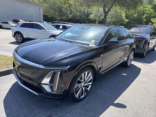 Stellar Black Metallic 2025 Cadillac LYRIQ Luxury