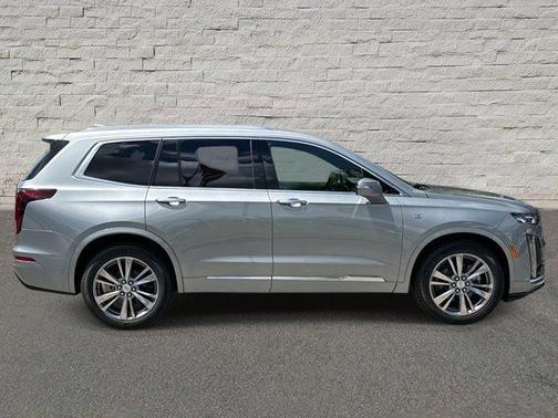 2025 Cadillac XT6 Premium Luxury FWD