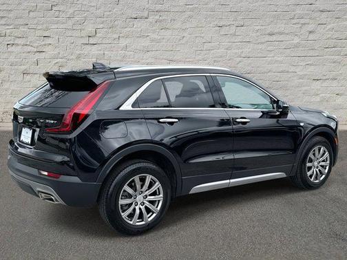 2022 Cadillac XT4 Premium Luxury