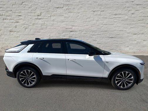 2025 Cadillac LYRIQ Sport