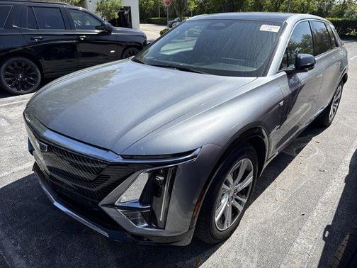 Argent Silver Metallic 2024 Cadillac LYRIQ Tech