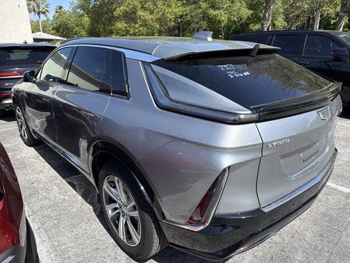 Argent Silver Metallic 2024 Cadillac LYRIQ Tech