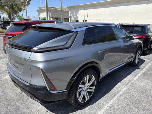 Argent Silver Metallic 2024 Cadillac LYRIQ Tech