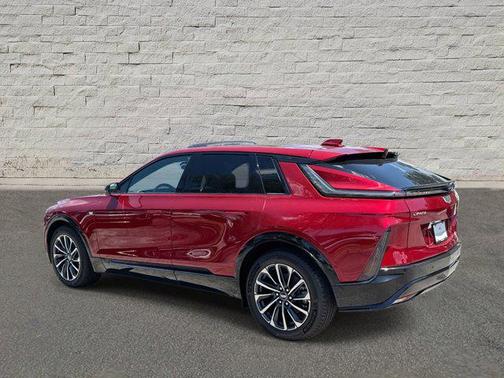 2025 Cadillac LYRIQ Sport