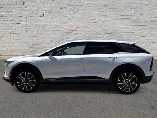 2025 Cadillac OPTIQ Sport