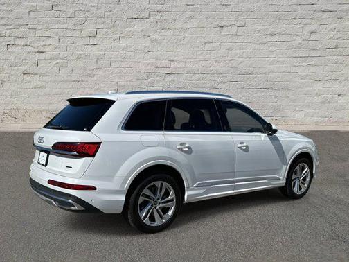 2023 Audi Q7 55 Premium Plus