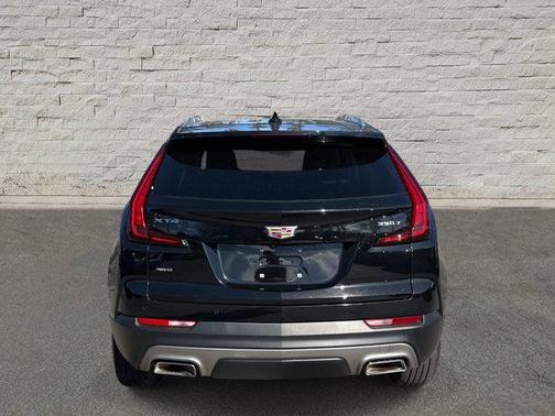 Stellar Black Metallic 2022 Cadillac XT4 Premium Luxury