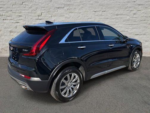 Stellar Black Metallic 2022 Cadillac XT4 Premium Luxury