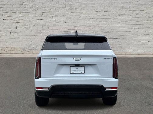 Vibrant White Tricoat 2026 Cadillac Escalade IQ Luxury