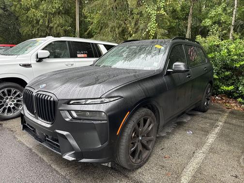 Black Sapphire Metallic 2025 BMW X7 xDrive40i