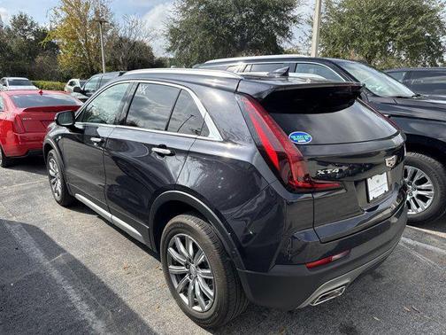 2022 Cadillac XT4 Premium Luxury