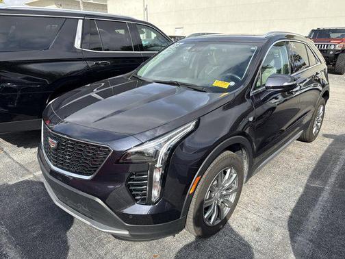 2022 Cadillac XT4 Premium Luxury