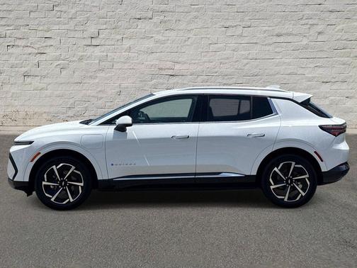 Summit White 2025 Chevrolet Equinox EV LT