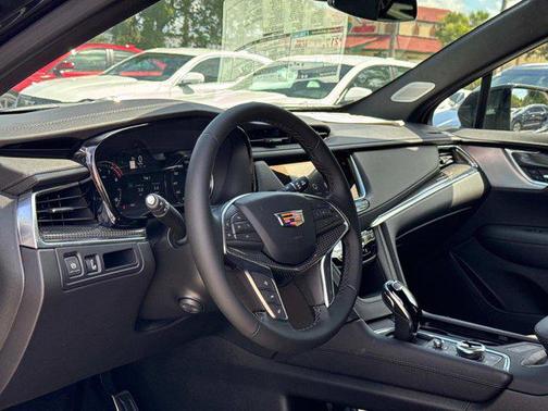 2025 Cadillac XT5 Sport