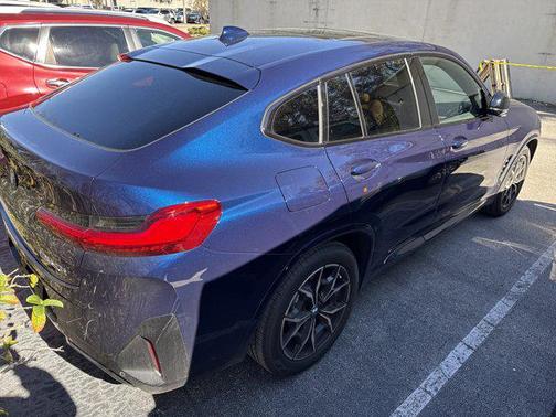 2025 BMW X4 M40i