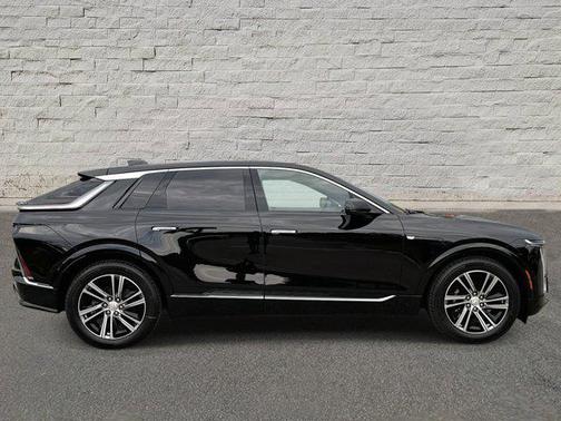 Stellar Black Metallic 2025 Cadillac LYRIQ Luxury