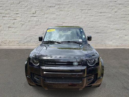 2025 Land Rover Defender V8