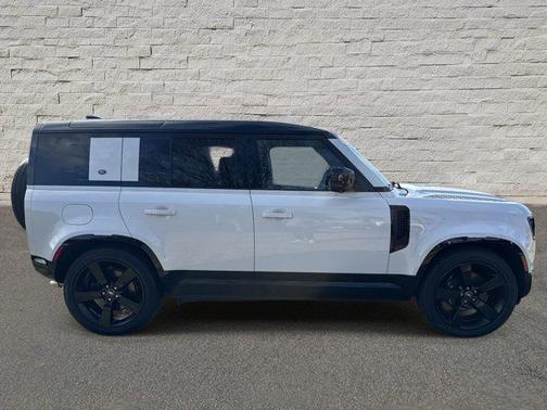 2023 Land Rover Defender 110 V8