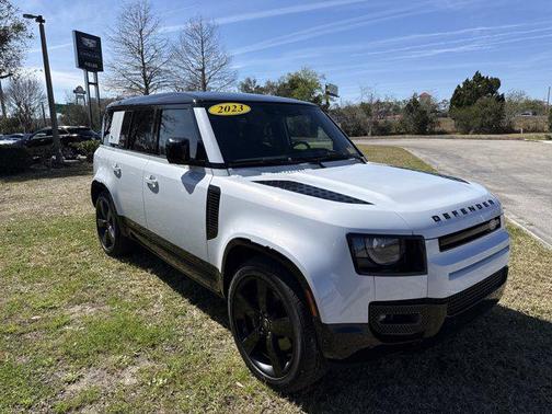 2023 Land Rover Defender 110 V8