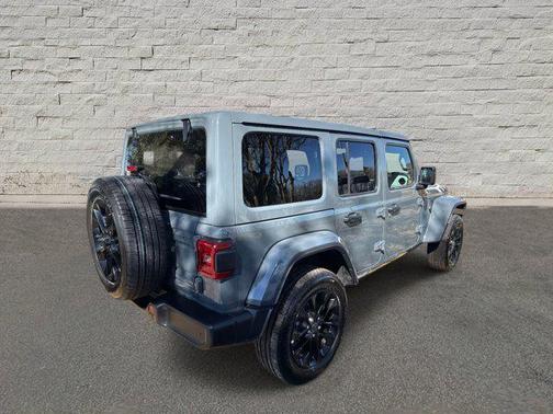 2025 Jeep Wrangler 4xe Sahara