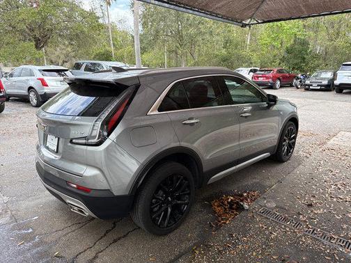 2023 Cadillac XT4 Premium Luxury