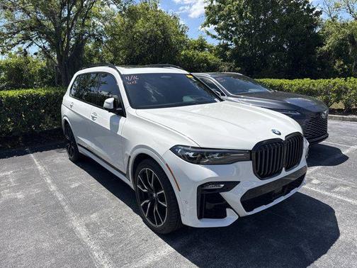 Alpine White 2022 BMW X7 xDrive40i