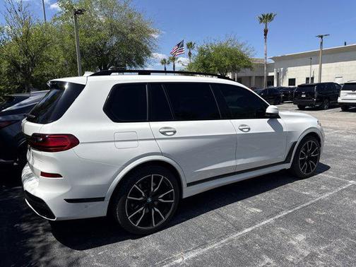 Alpine White 2022 BMW X7 xDrive40i