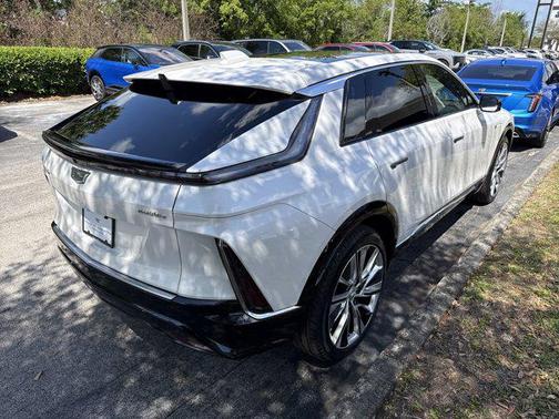 Crystal White Tricoat 2024 Cadillac LYRIQ Luxury