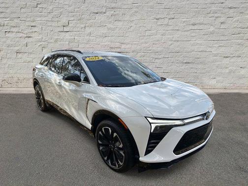 Summit White 2024 Chevrolet Blazer EV eAWD RS